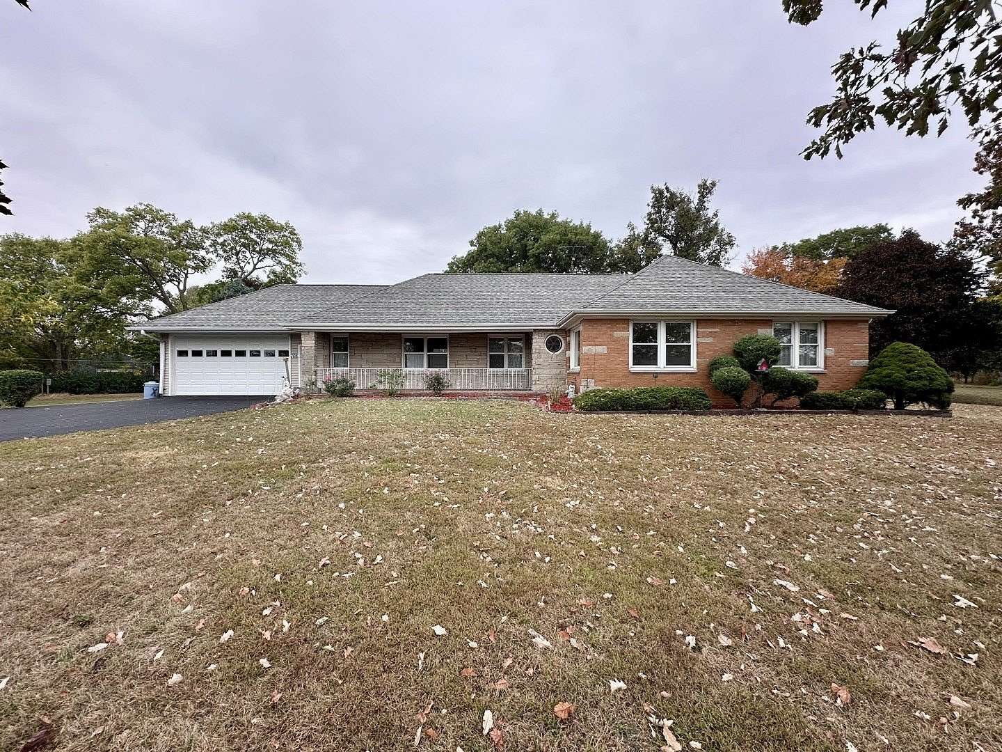 2.16 Acres of Residential Land with Home for Sale in Lyndon, Illinois