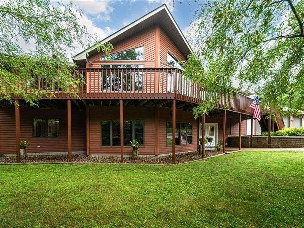 9 Acres of Land with Home for Sale in Kinnickinnic Town, Wisconsin