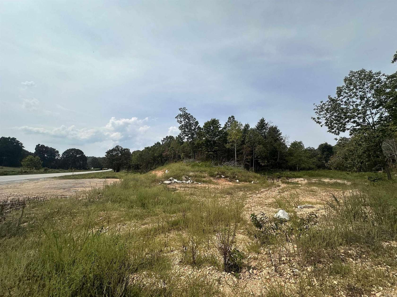 27 Acres of Mixed-Use Land for Sale in Marshall, Arkansas