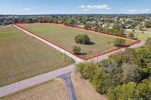8.5 Acres of Mixed-Use Land for Sale in Durant, Oklahoma