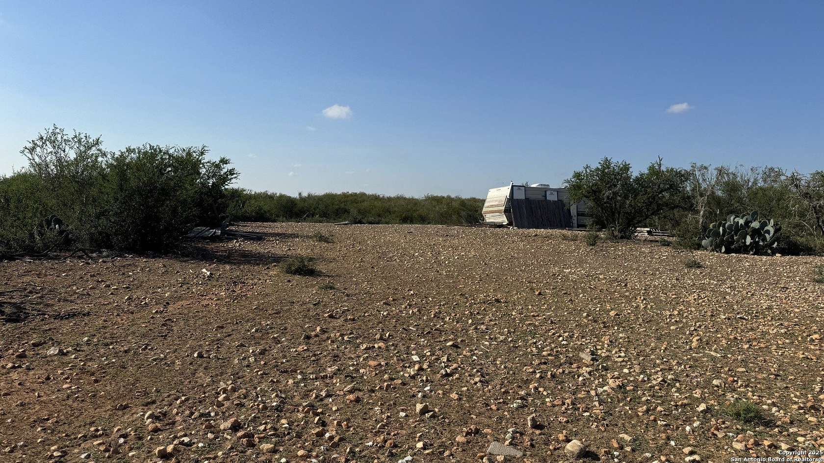 10 Acres of Land for Sale in Moore, Texas