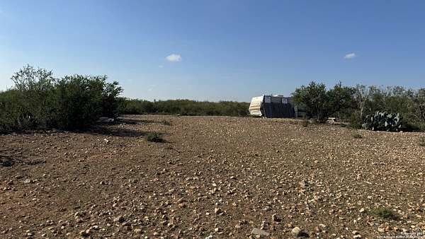 10 Acres of Land for Sale in Moore, Texas