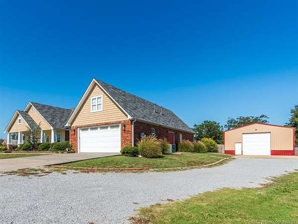 1.64 Acres of Improved Mixed-Use Land for Sale in Pryor, Oklahoma