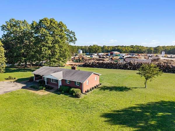 8.2 Acres of Residential Land with Home for Sale in Paris, Tennessee