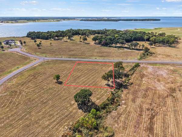 1 Acre of Residential Land for Sale in Honey Grove, Texas