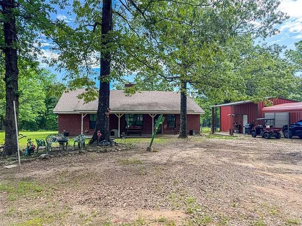 6.72 Acres of Residential Land with Home for Sale in Paris, Texas