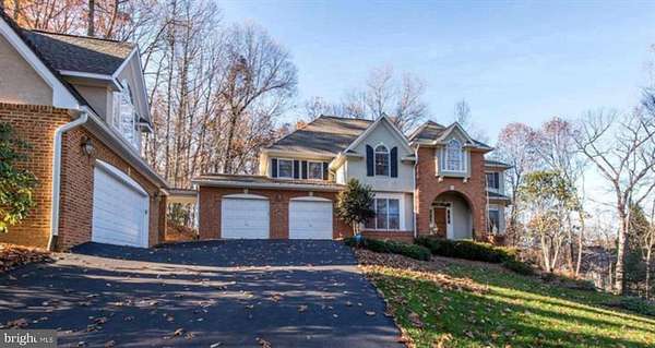 1.72 Acres of Residential Land with Home for Lease in Vienna, Virginia