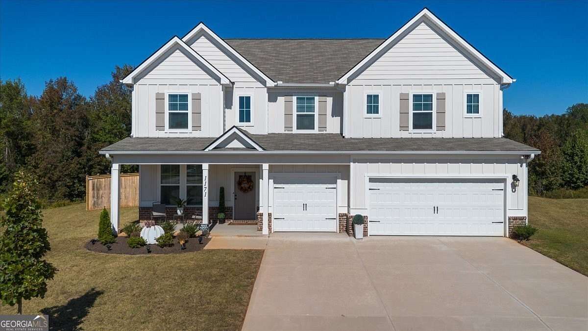 1.72 Acres of Residential Land with Home for Sale in Locust Grove, Georgia