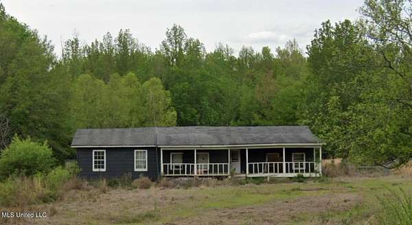 3.44 Acres of Residential Land with Home for Sale in Canton, Mississippi