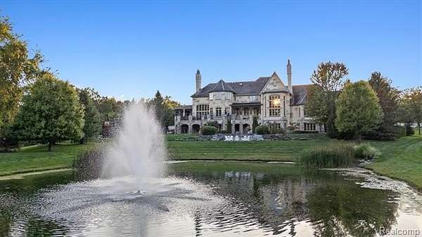 4.25 Acres of Residential Land with Home for Sale in Rochester, Michigan