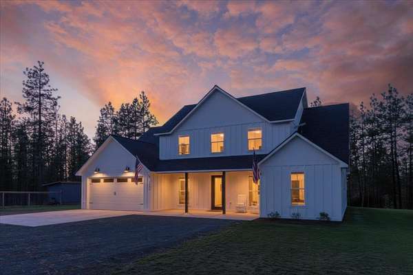 5 Acres of Residential Land with Home for Sale in Davenport, Washington