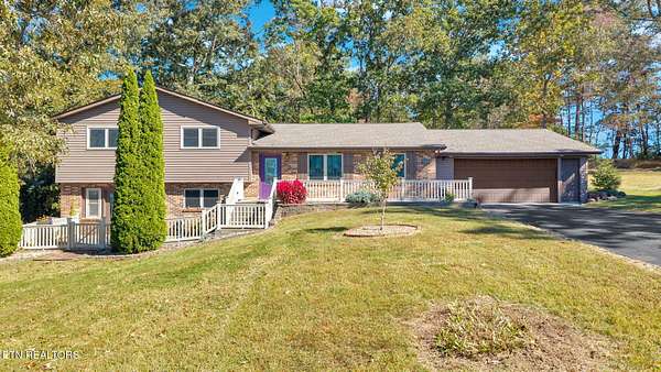 5 Acres of Residential Land with Home for Sale in Kingston, Tennessee