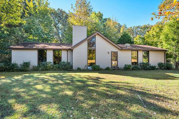 2.15 Acres of Residential Land with Home for Sale in Dickson, Tennessee