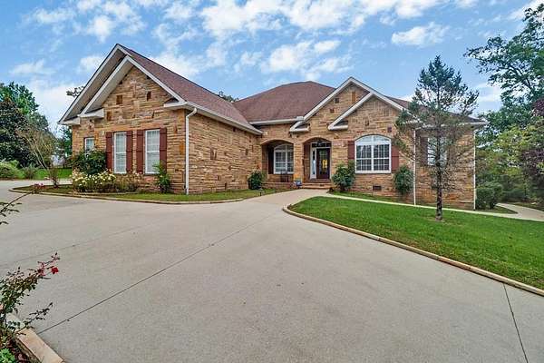 2.34 Acres of Land with Home for Sale in Crossville, Tennessee