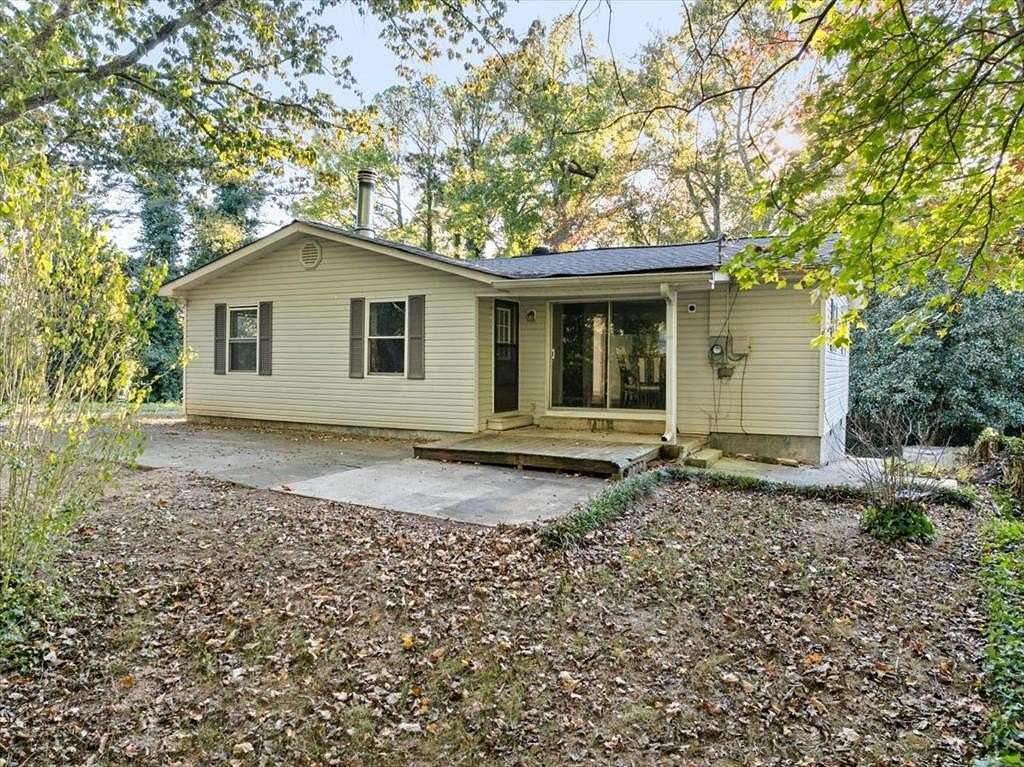 2 Acres of Residential Land with Home for Sale in Chatsworth, Georgia