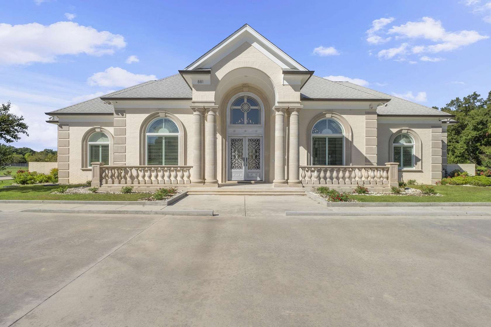 10.4 Acres of Recreational Land with Home for Sale in Collierville, Tennessee