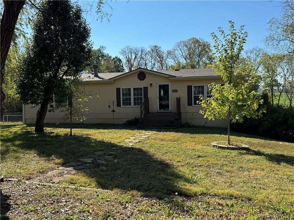 1.85 Acres of Residential Land with Home for Sale in Buckner, Missouri