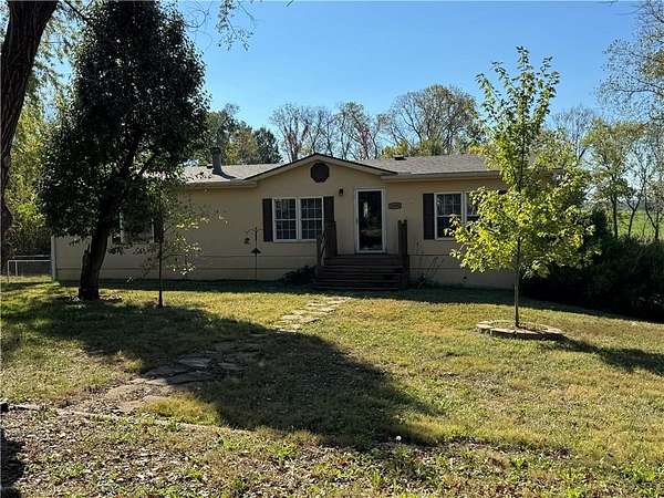 1.85 Acres of Residential Land with Home for Sale in Buckner, Missouri