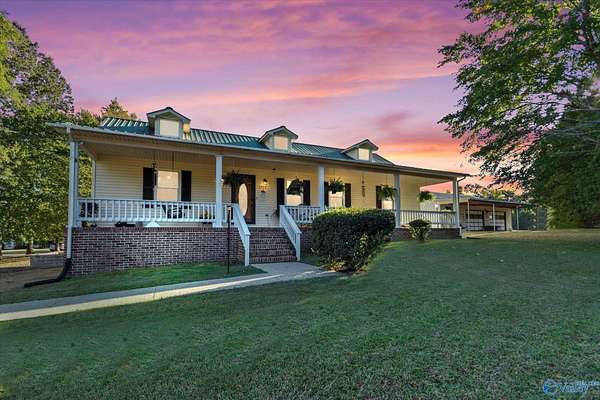 2.16 Acres of Residential Land with Home for Sale in Arab, Alabama