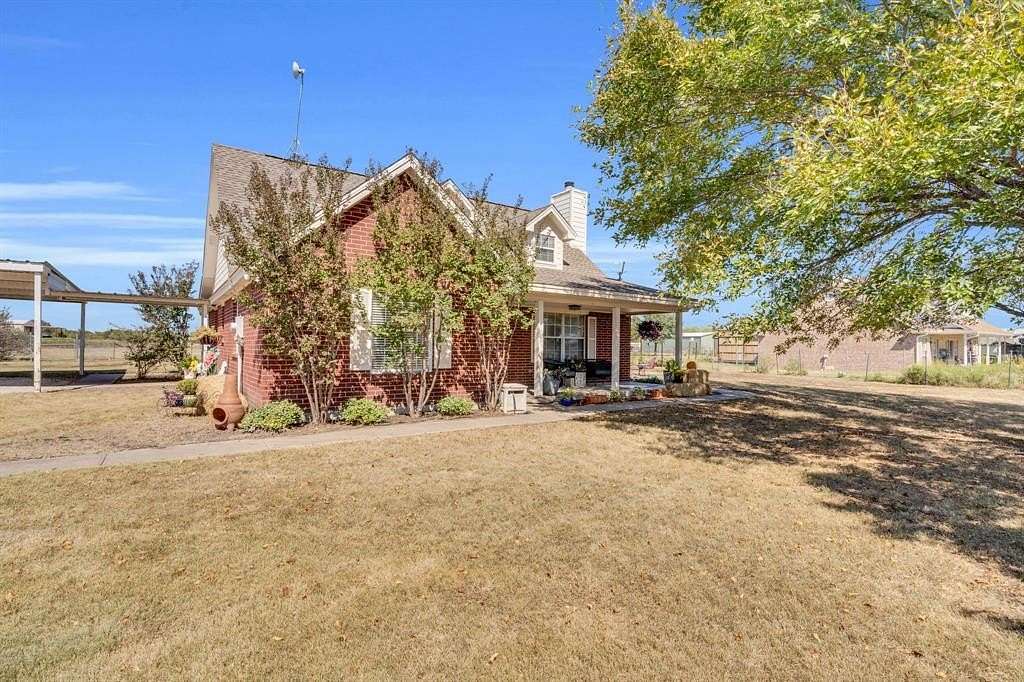 2.1 Acres of Residential Land with Home for Sale in Maypearl, Texas