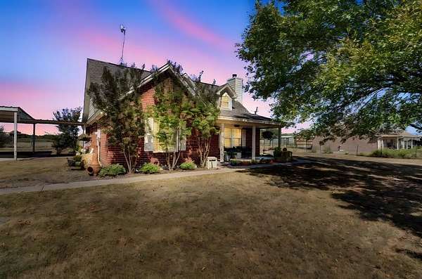 2.1 Acres of Residential Land with Home for Sale in Maypearl, Texas