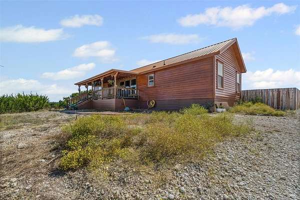 10 Acres of Land with Home for Sale in Jonesboro, Texas