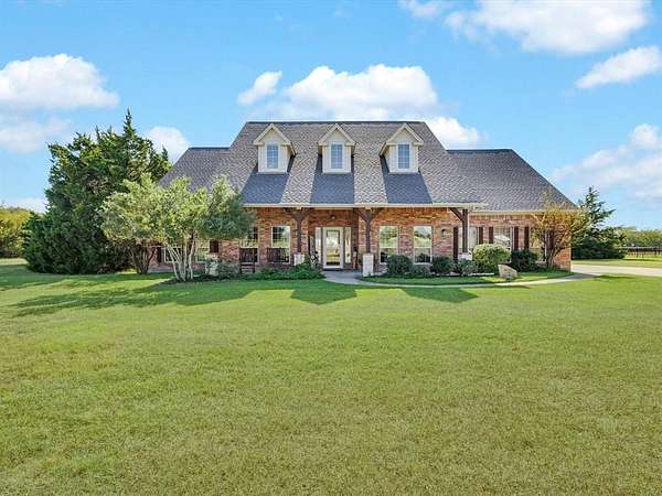 2 Acres of Residential Land with Home for Sale in Royse City, Texas