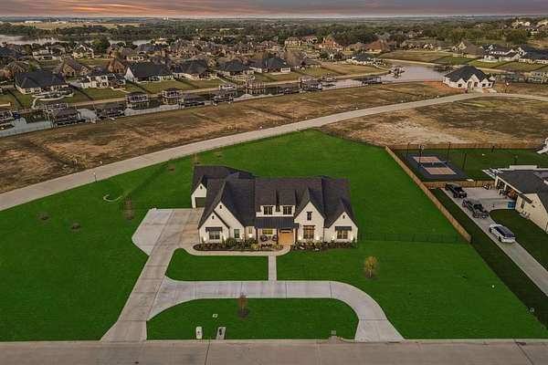 1.52 Acres of Residential Land with Home for Sale in Fort Worth, Texas