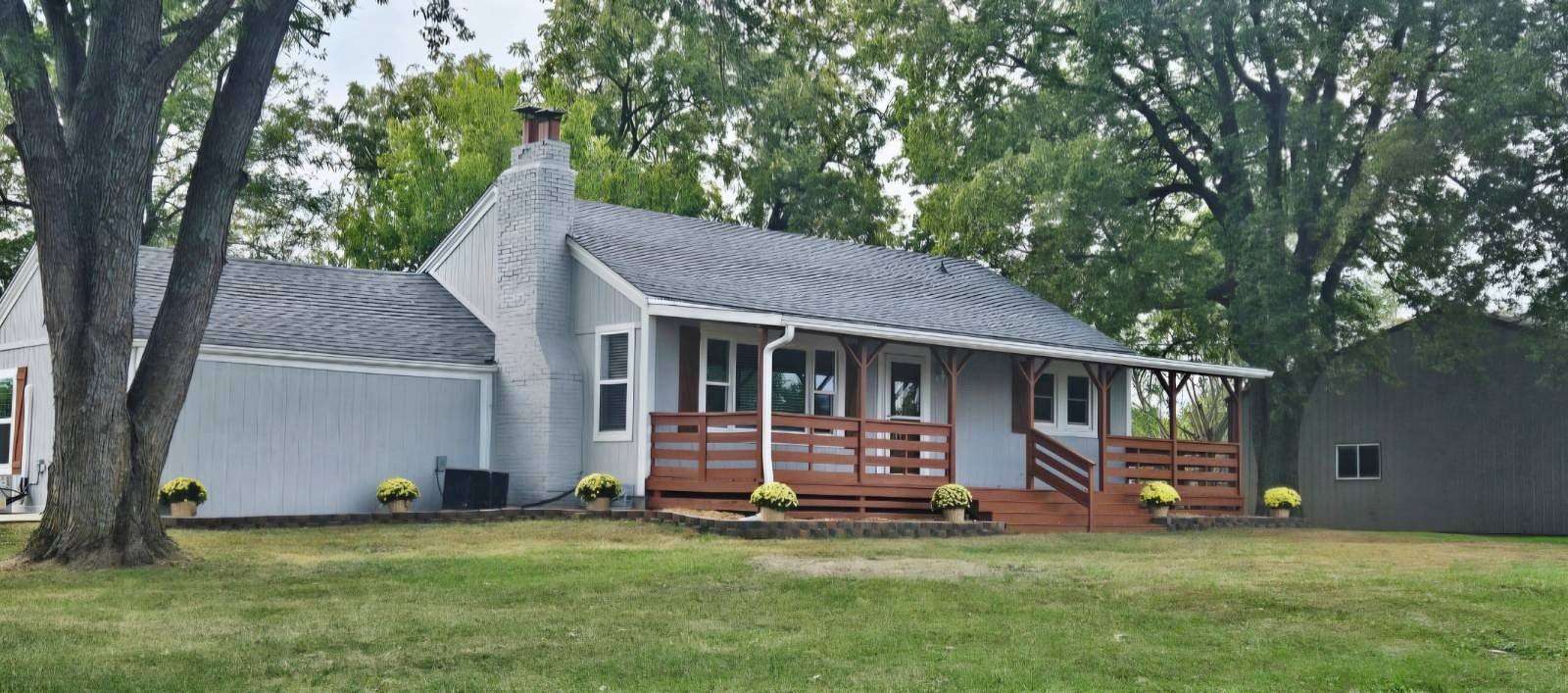 9.38 Acres of Residential Land with Home for Sale in Garden City, Missouri