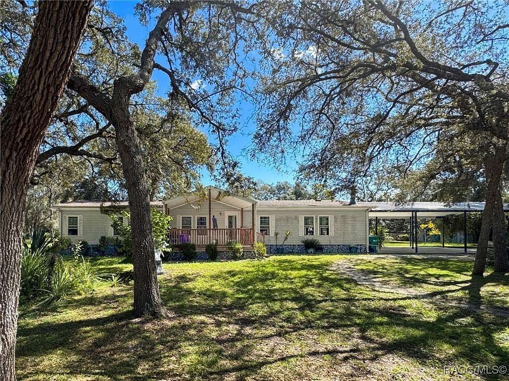 2.5 Acres of Residential Land with Home for Sale in Lecanto, Florida