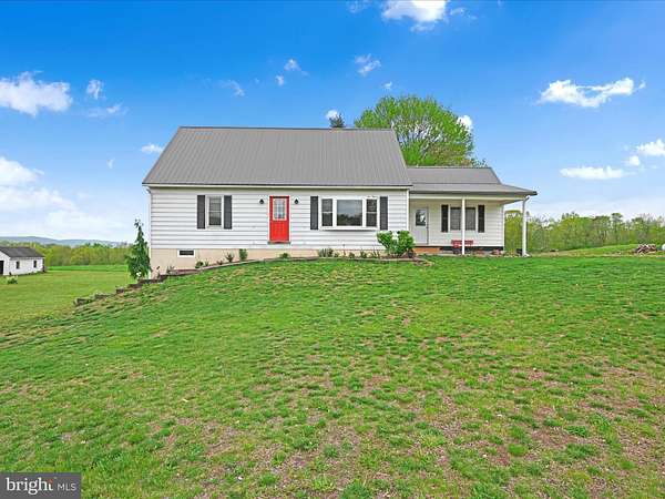 4 Acres of Residential Land with Home for Auction in Lykens, Pennsylvania