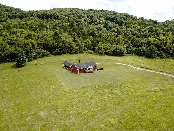 15 Acres of Land with Home for Sale in Carthage, Tennessee