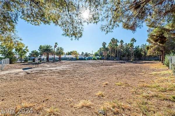 0.99 Acres of Land for Sale in Las Vegas, Nevada