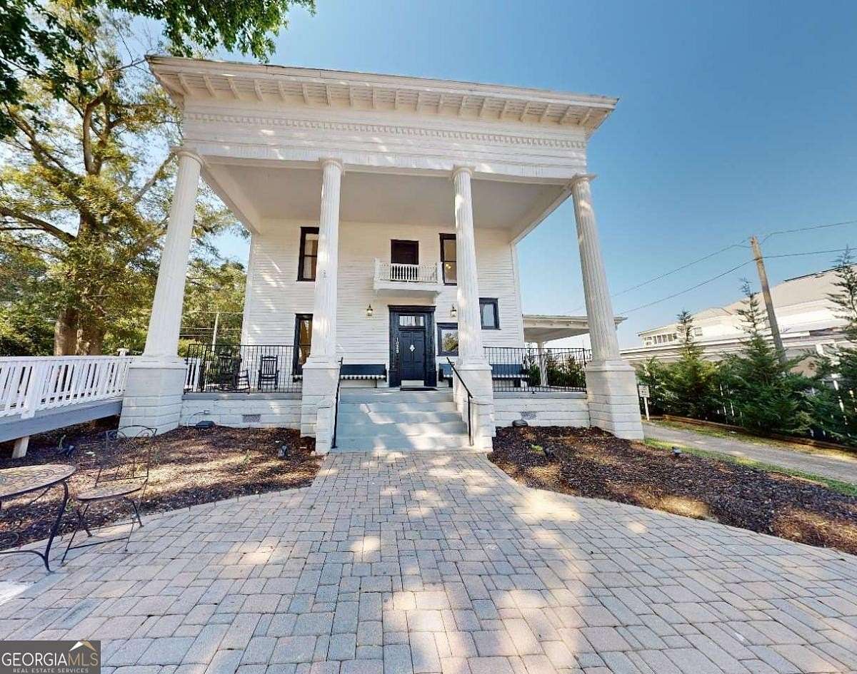 1.59 Acres of Improved Commercial Land for Sale in Commerce, Georgia