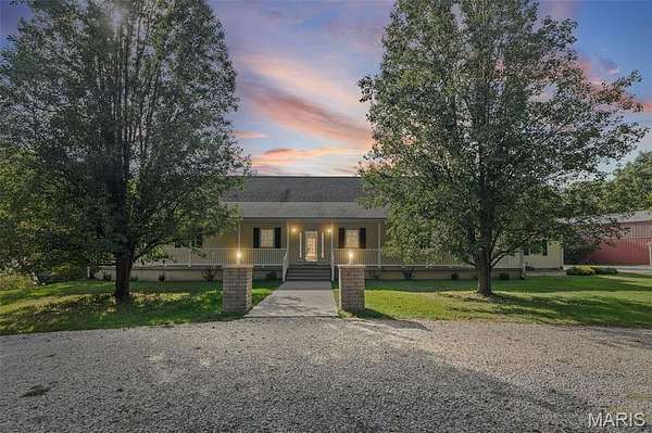 9.69 Acres of Residential Land with Home for Sale in Salem, Illinois