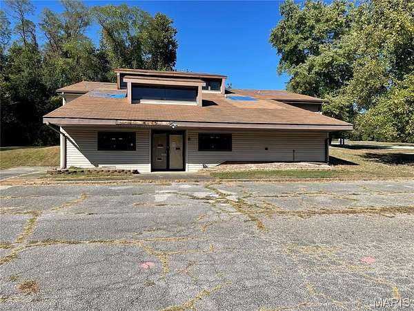 2.3 Acres of Mixed-Use Land for Sale in Alton, Illinois