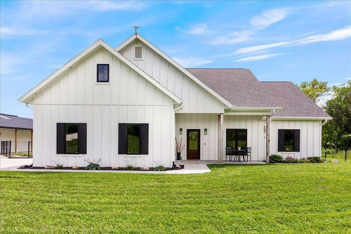 2 Acres of Residential Land with Home for Sale in Logan, Iowa