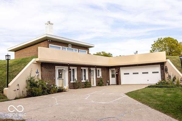 5.34 Acres of Land with Home for Sale in Covington, Indiana