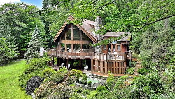 3.87 Acres of Improved Mixed-Use Land for Sale in Garrison, New York