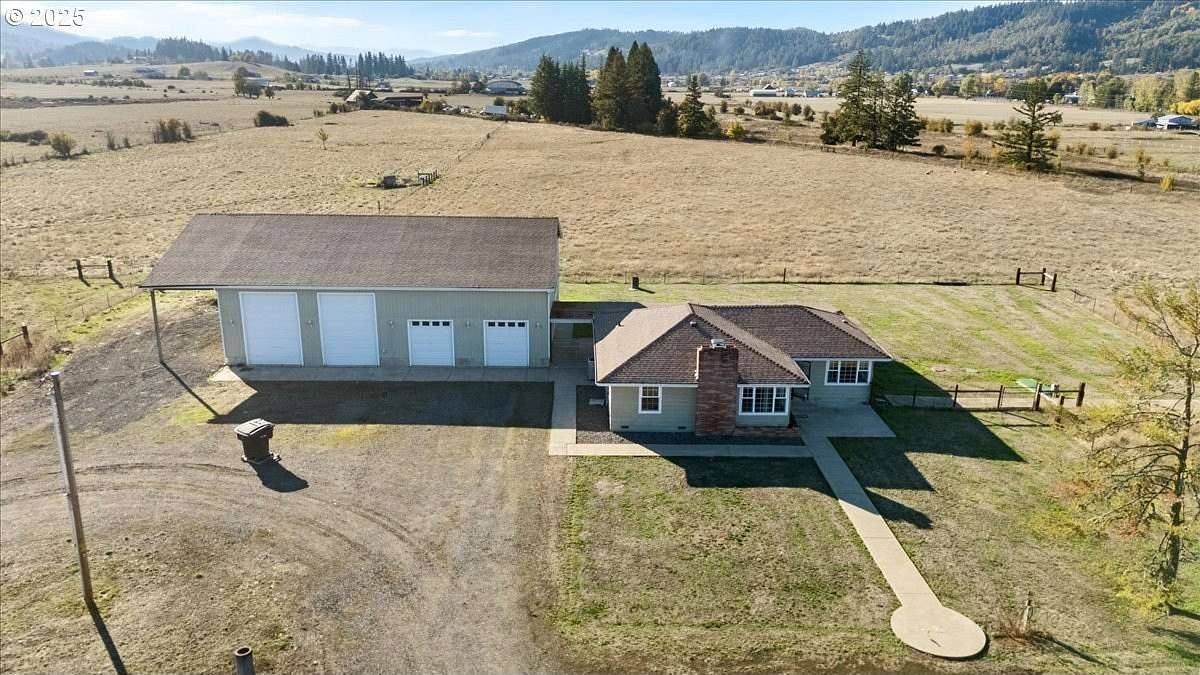 12 Acres of Land with Home for Sale in Sutherlin, Oregon