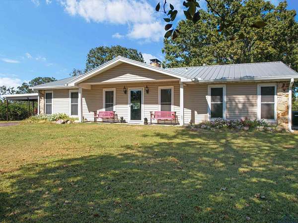 5 Acres of Residential Land with Home for Sale in Pittsburg, Texas