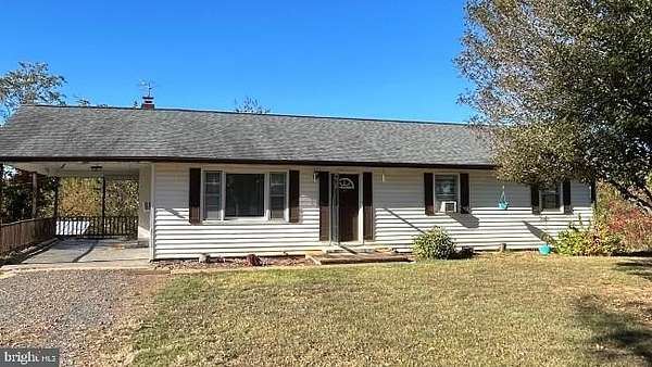 6 Acres of Residential Land with Home for Sale in Aroda, Virginia