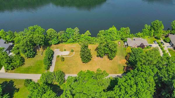 0.9 Acres of Residential Land for Sale in Somerset, Kentucky