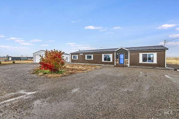 10 Acres of Residential Land with Home for Sale in Shoshone, Idaho