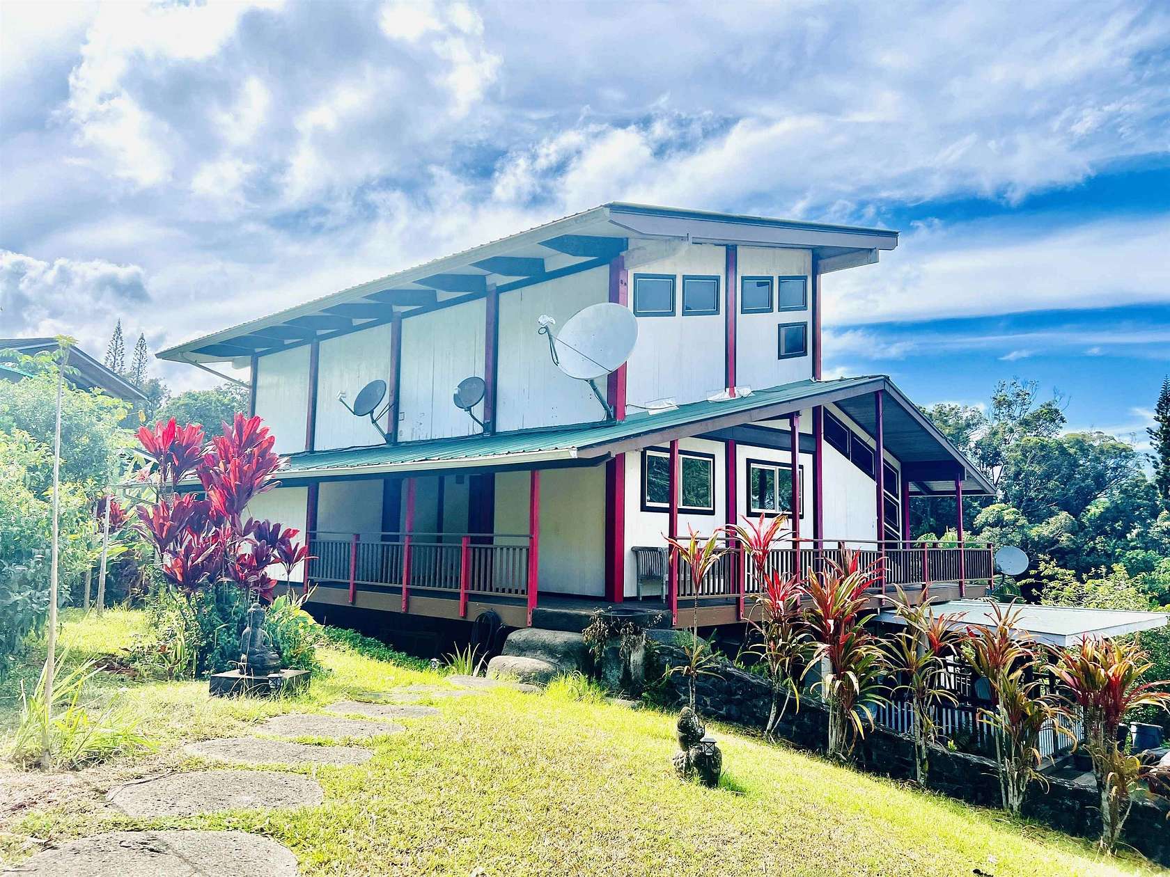 2 Acres of Residential Land with Home for Sale in Haʻikū, Hawaii