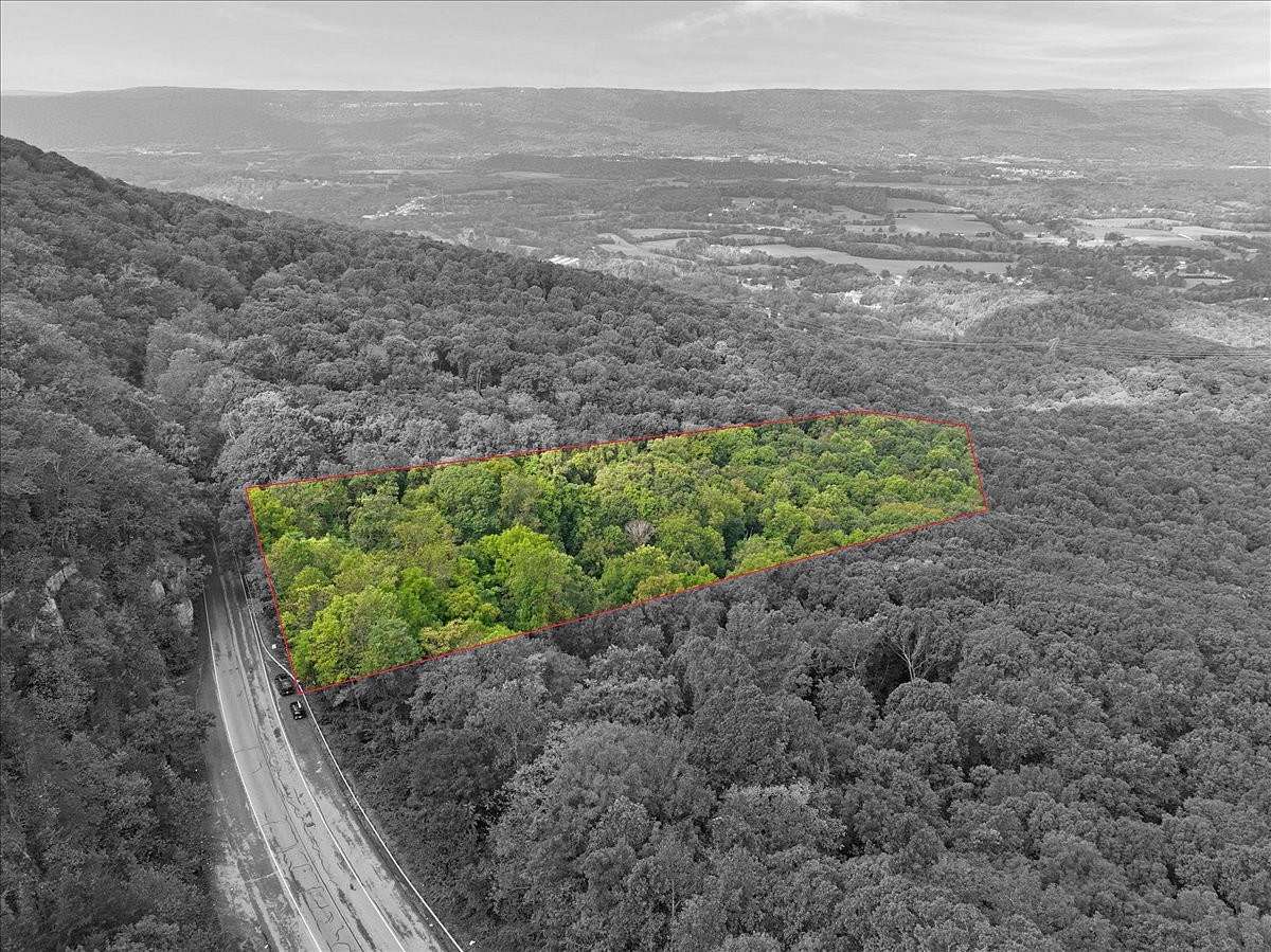 8 Acres of Land for Sale in Chattanooga, Tennessee