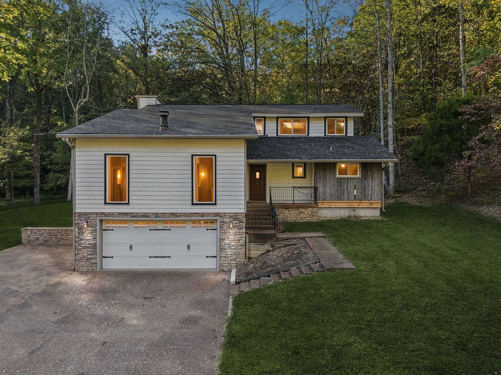 7.24 Acres of Residential Land with Home for Sale in Goodlettsville, Tennessee