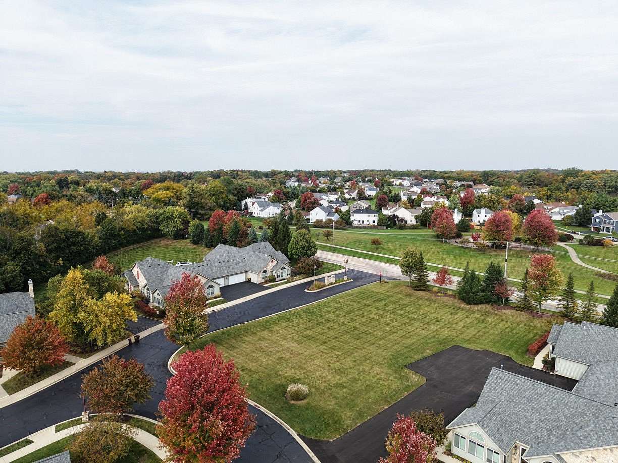 0.32 Acres of Residential Land for Sale in Woodstock, Illinois