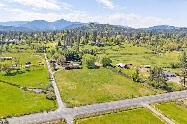 5 Acres of Land with Home for Sale in Grants Pass, Oregon