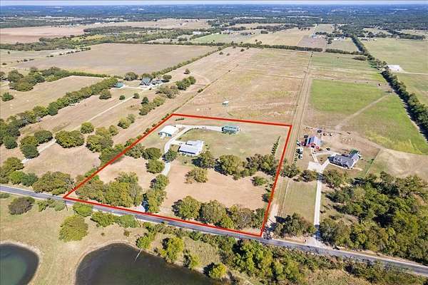 5 Acres of Land with Home for Sale in Van Alstyne, Texas